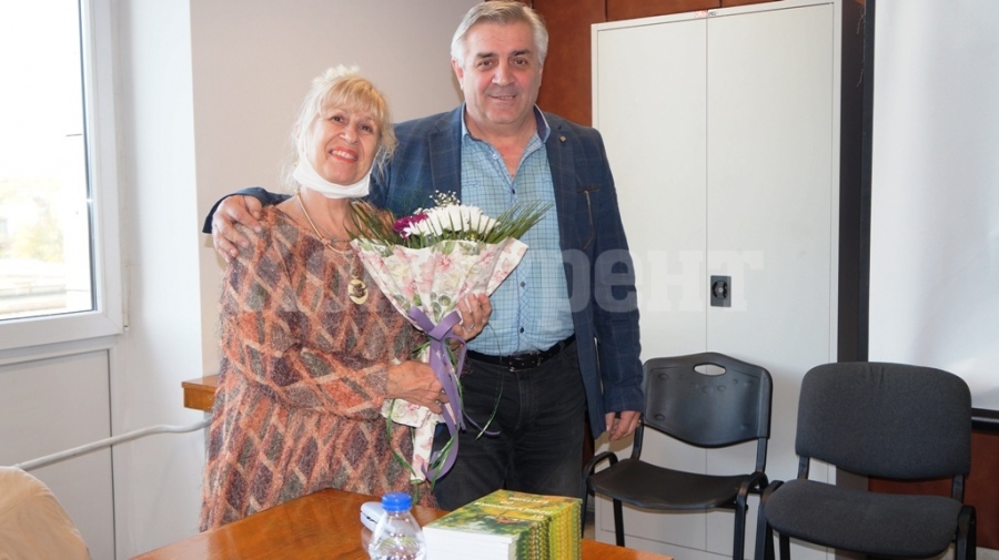 Премиера на най-новата книга на Дарина Цветкова се състоя в Мездра